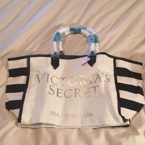 NWT Victoria’s Secret Tote